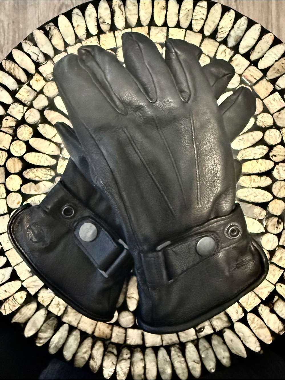 Unisex Black Leather Winter Gloves wool inside. Men Sm ladies Med. NWOT